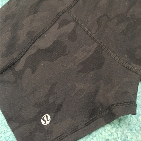 Lululemon Camo Black Soot Boogie Short - Picture 3 of 3
