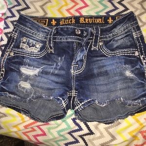 Rock revivals Jean short. Very cute!!!