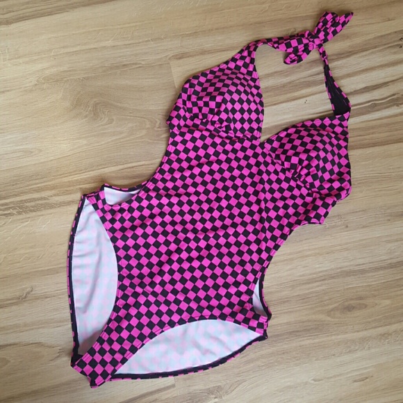 Checkered pink and black monokini!