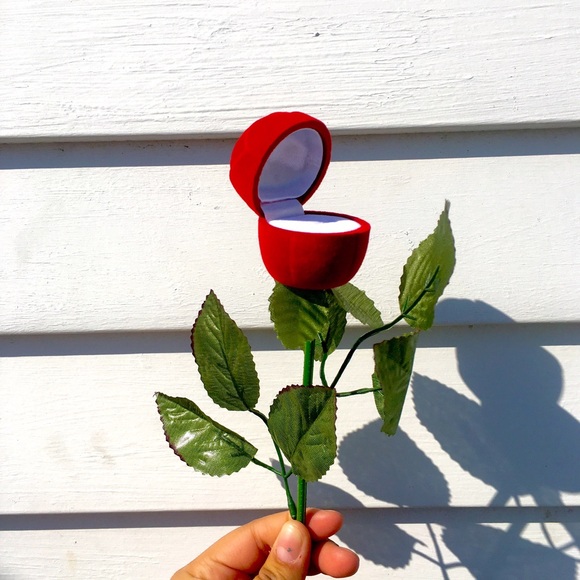 🌹 ROSE ENGAGEMENT RING HOLDER 🌹
