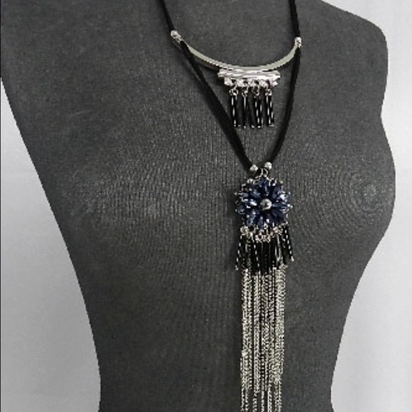 Deco flower & tassel necklace