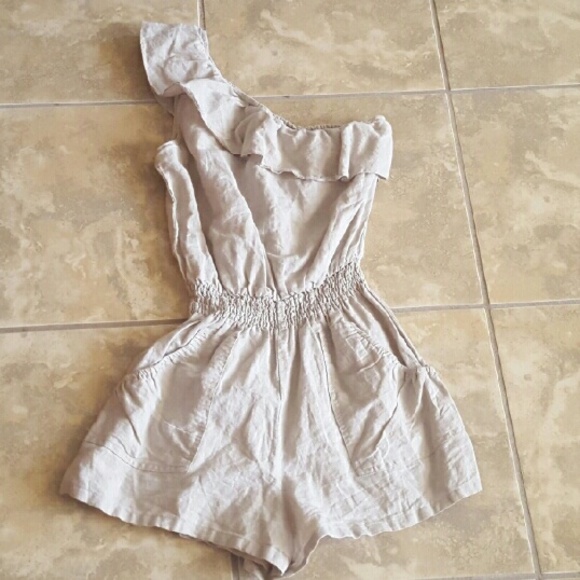 linen one shoulder romper - Picture 2 of 4
