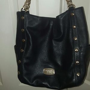 Michael kors purse----almost brand new!!