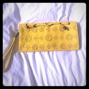 Yellow Jessica Simpson clutch.