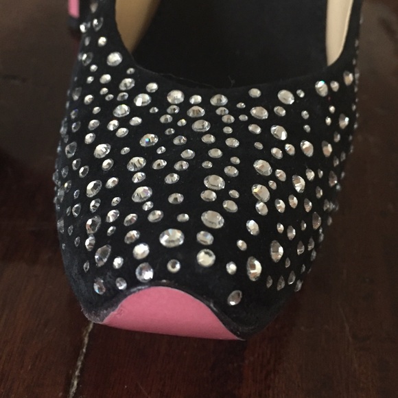 Crystal studded black suede pumps - Picture 3 of 3