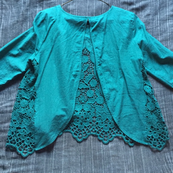 Open Back Top - Picture 2 of 3