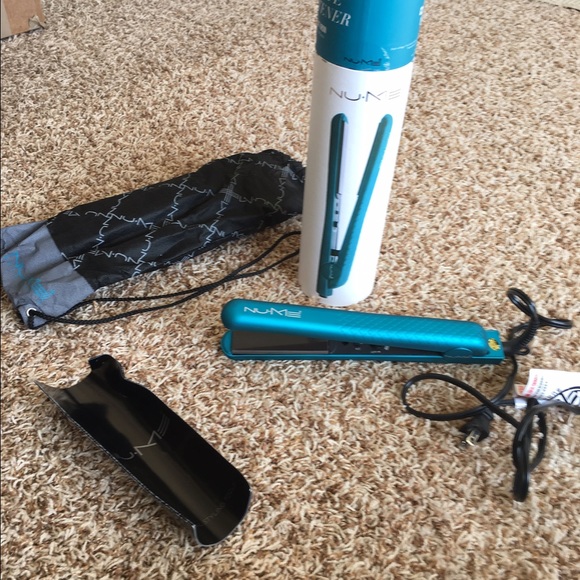 Nume flat Iron brand New - Picture 1 of 4