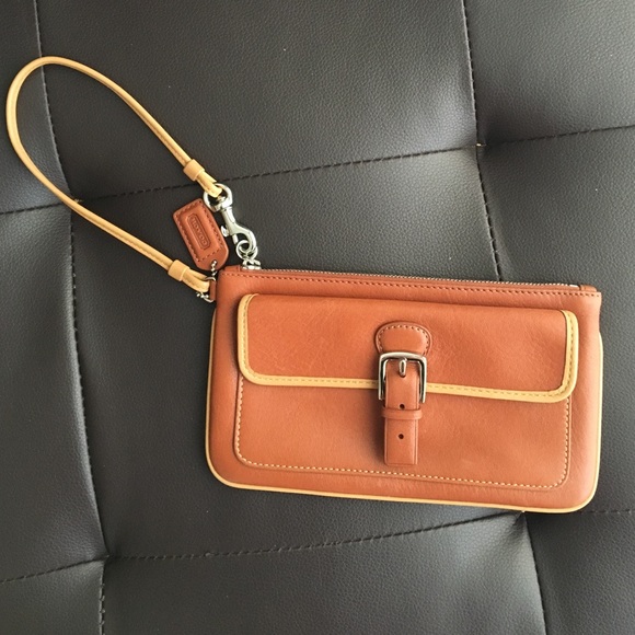 Leather Coach Wristlet! - Picture 1 of 4