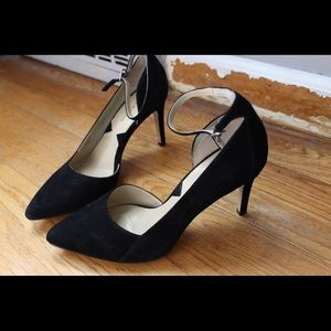 🗣REDUCED🗣 Adrienne Vittadini Black Strap Heels