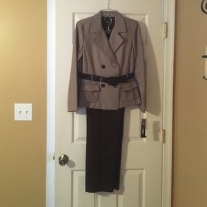 Brand new 2 piece suit