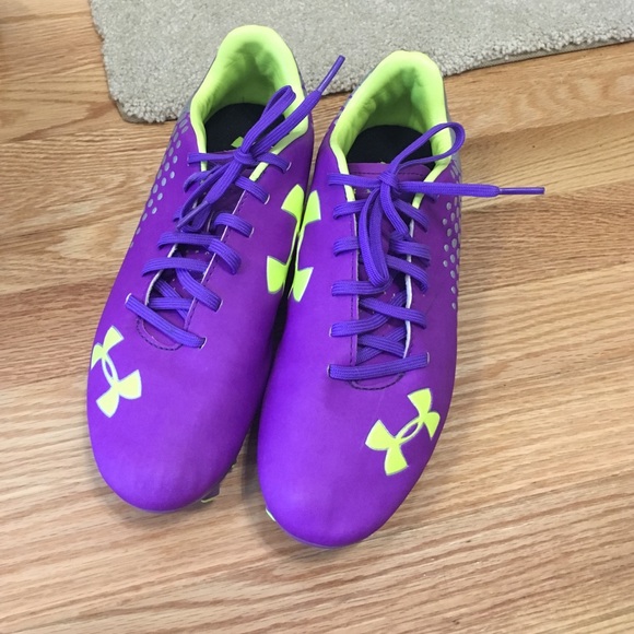 Soccer cleats