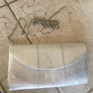 Small silver purse, with two straps