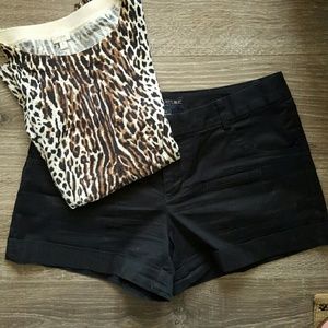 Black Banana Republic cuff stretch cotton shorts