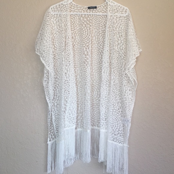 ✨LAST ONE✨White Netted Fringe Kimono - Picture 4 of 4