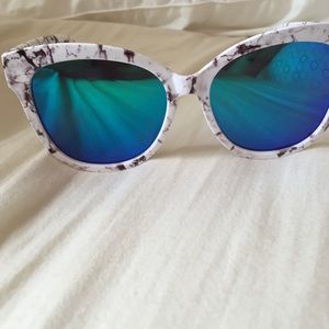 Marble Subglasses