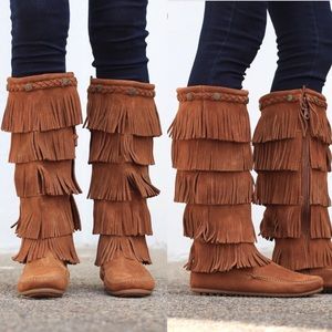 💋Minnetonka 5 layer fringe boots💋