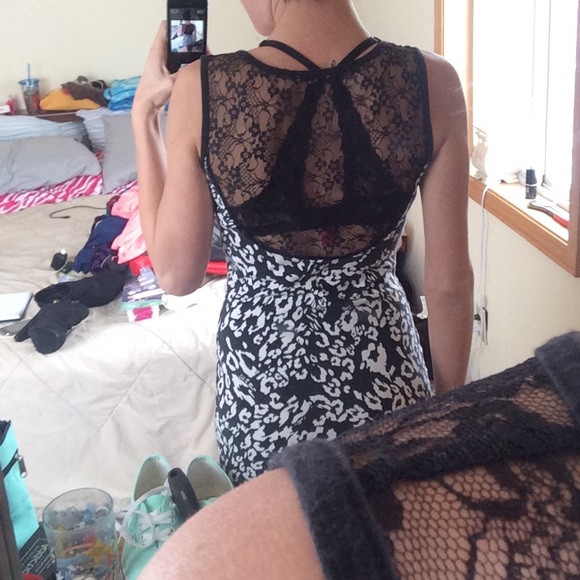 Dress - Picture 3 of 3