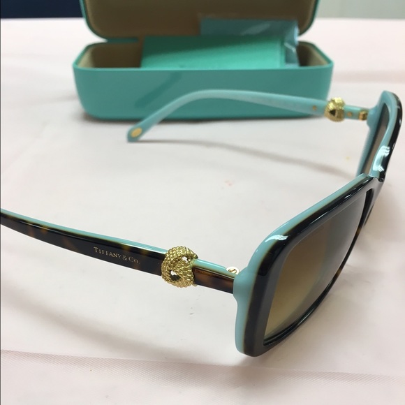 polarized Tiffany & Co. sunglasses. - Picture 4 of 4