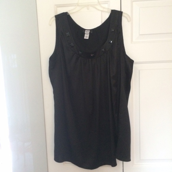 Black top with beads