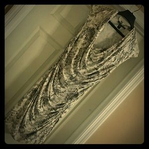Sleeveless snake print dress
