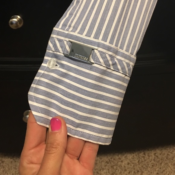 Ladies Express Work Button down. - Picture 2 of 3