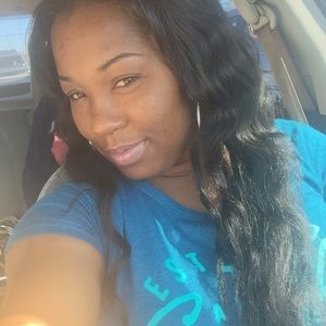 Meet your Posher, Antonia