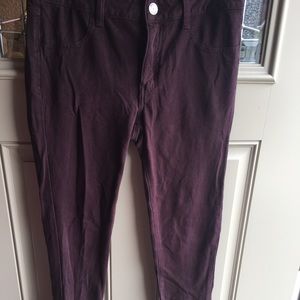 American Eagle maroon jeggings.