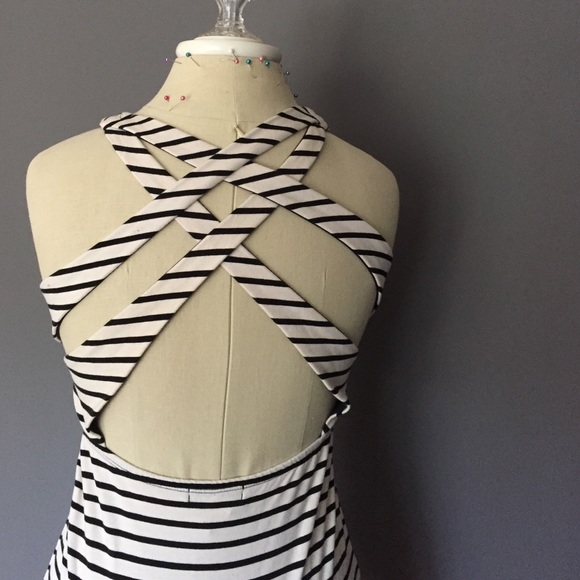 Perfect Dress Striped Dress With Statement Back - Picture 3 of 5