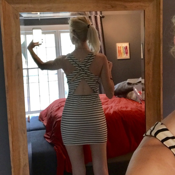 Perfect Dress Striped Dress With Statement Back - Picture 4 of 5