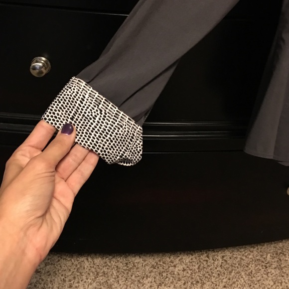 Ladies Express Work Button down. - Picture 4 of 4