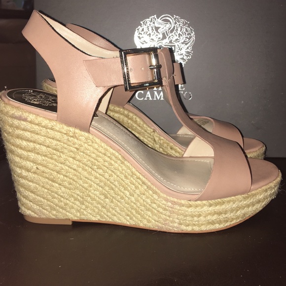 Vince Camuto Shoes - 🔆VINCE CAMUTO nude wedge TINSELL heels