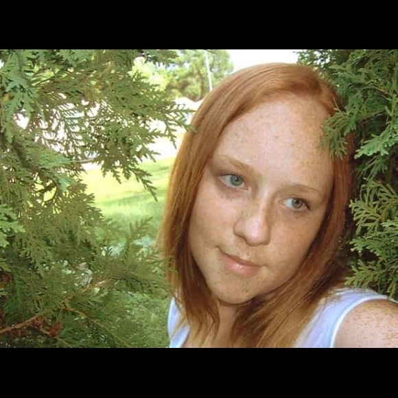 Meet your Posher, April - Picture 1 of 1