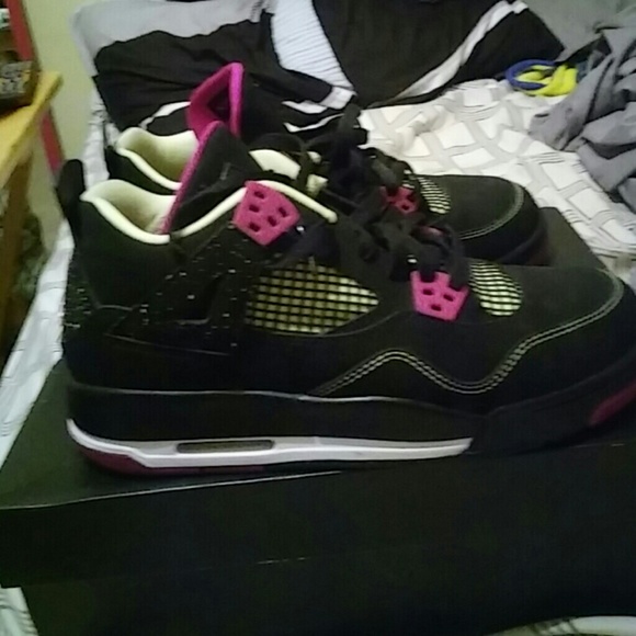 Meet your Posher, Angelica - Picture 2 of 4