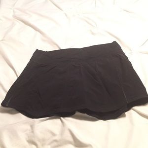 LULULEMON running skirt size 6