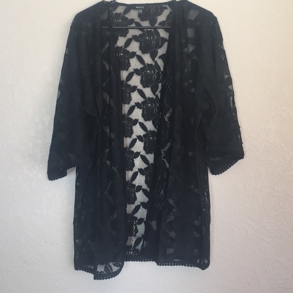 Black Rose Kimono - Picture 3 of 4