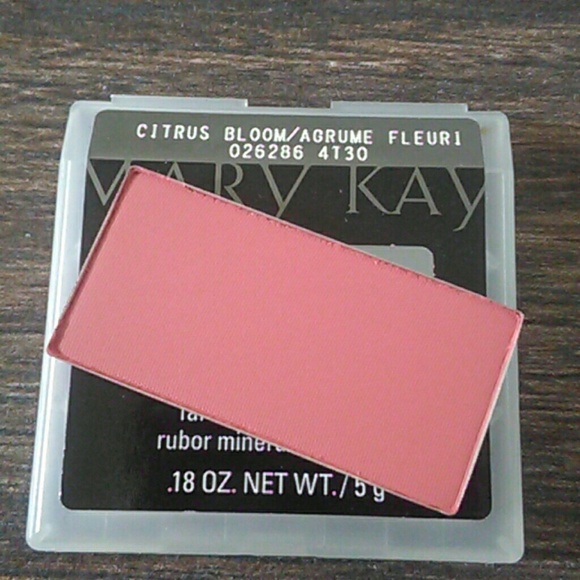 ***SOLD*** Mary Kay Mineral Cheek Color