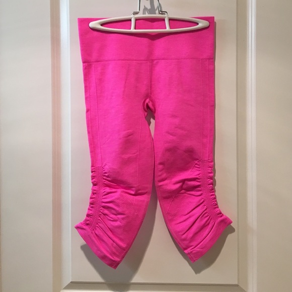 Lululemon In The Flow Crop