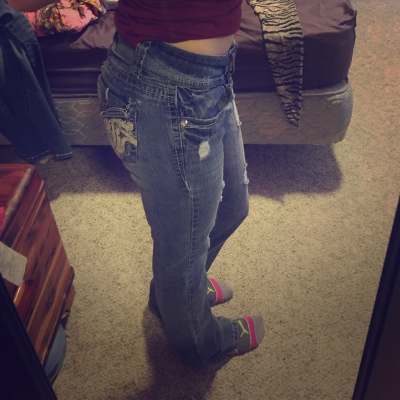 CUTE RIPPED JEANS