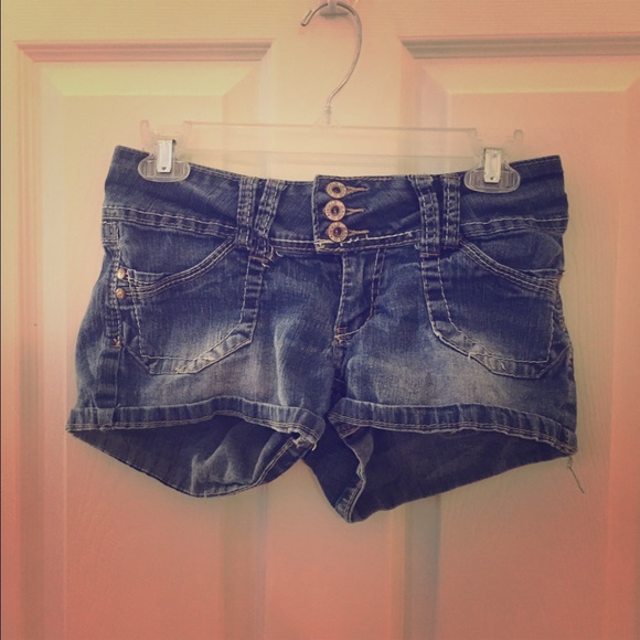 Shorts - Picture 1 of 2