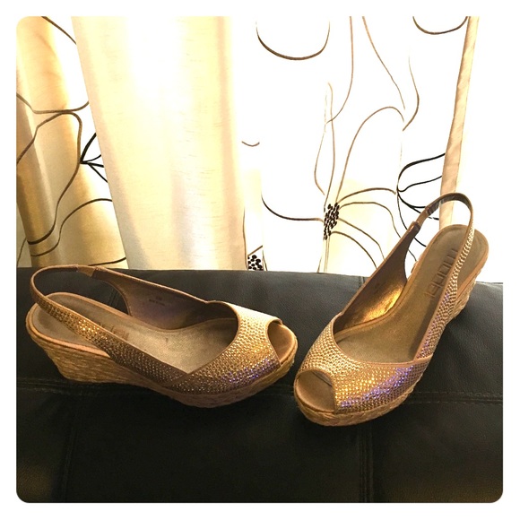 Moda Wedge Heels