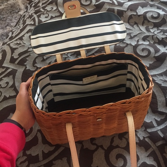 SOLD❌Kate Spade wicker bag❌ - Picture 3 of 4