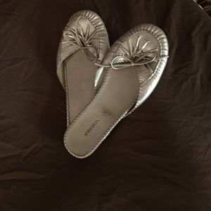 💕REDUCED💕Xhilaration gold mules size 9.5