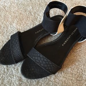 Black and white slip on sandals Chinese laundry