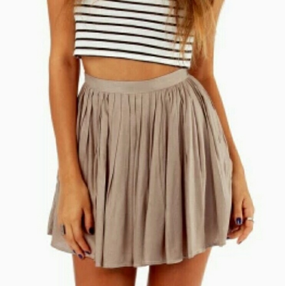 Chilton pleated skirt