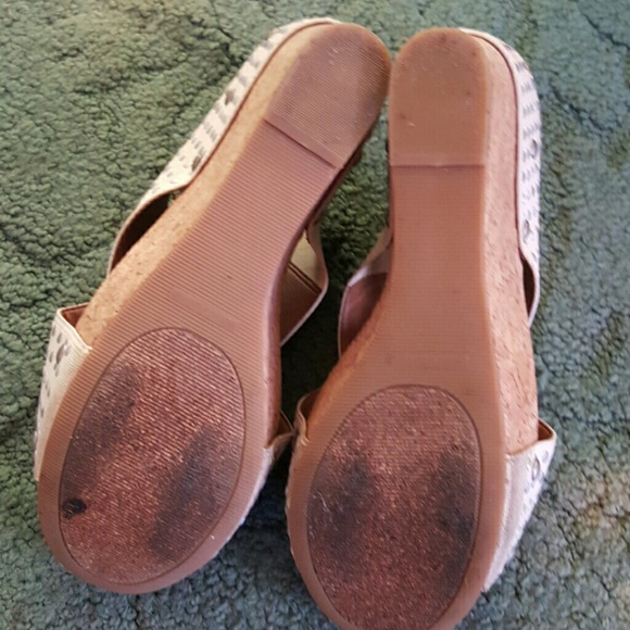 Studed wedge - Picture 4 of 4