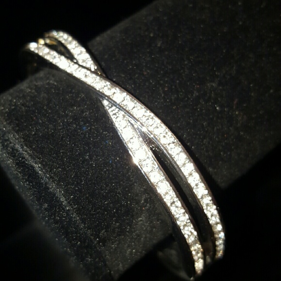 Swarovski Style Bangle Silver Crossing