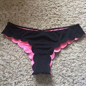Black PINK Scalloped bikini bottoms