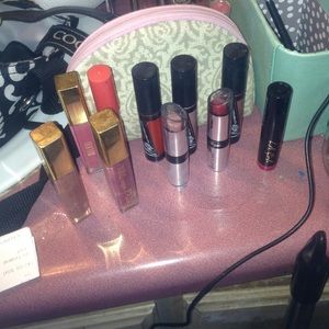 Lip bundle .. Have any questions just ask :)