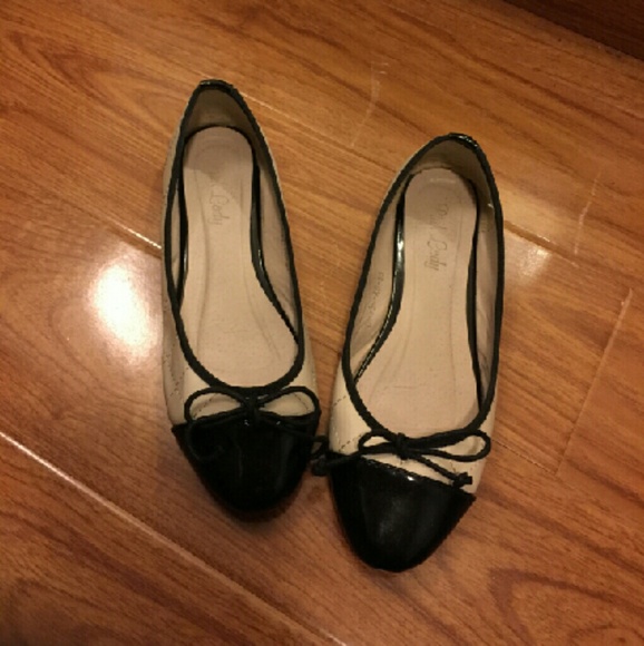 Quilted bow flats