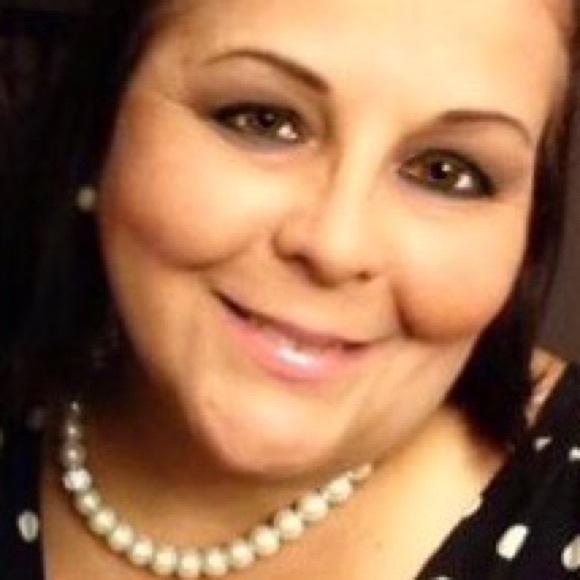 Meet your Posher, H esther - Picture 2 of 2